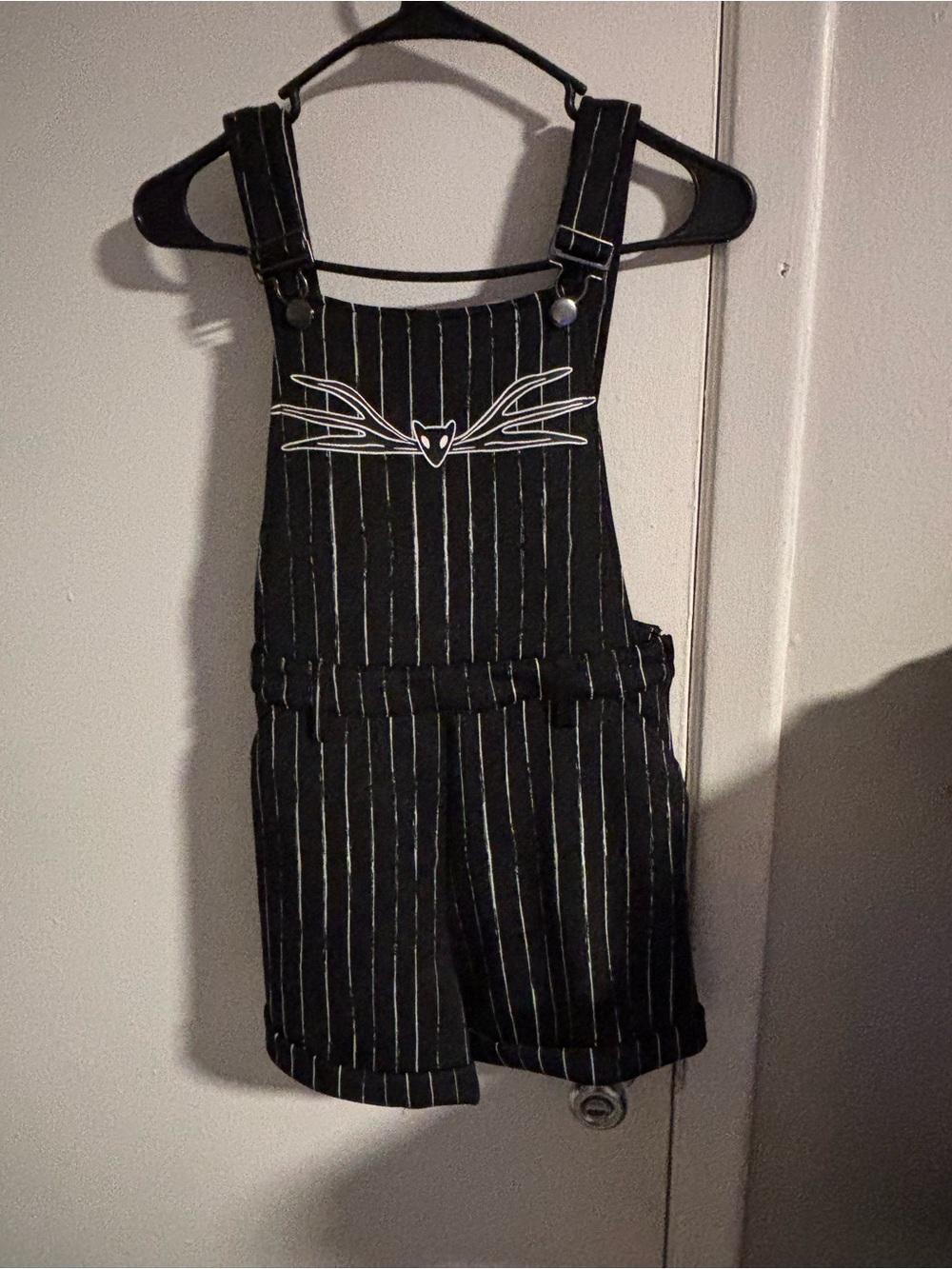 Disney Nightmare Before Christmas Jack Skellington Pinstripe Shortalls XS
(1054)